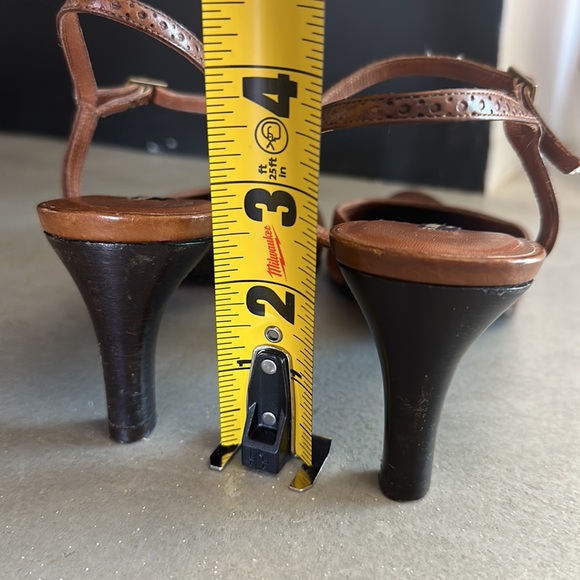 Gorgeous Wingtip Ralph Lauren Purple Label Heels - Picture 13 of 13